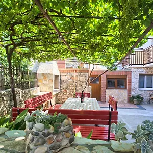 apartment-donata-premantura.in-istria.net/