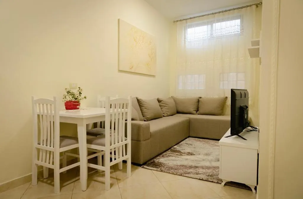 Villa Apartments S&F City Centre Tirana 0*,